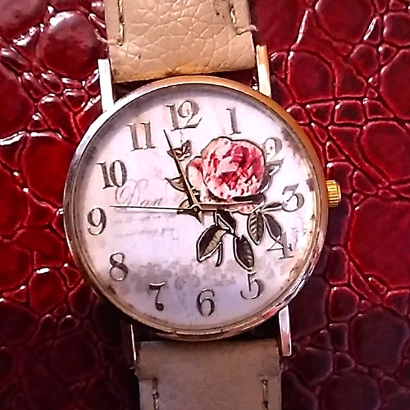 Rose Face Analog Leather Watch Tan - Picture 4 of 6